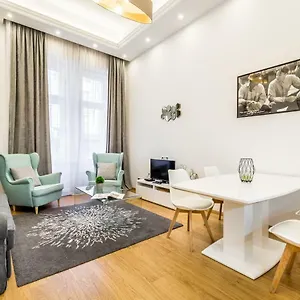 Hello Downtown - Movie Apartament Budapeszt